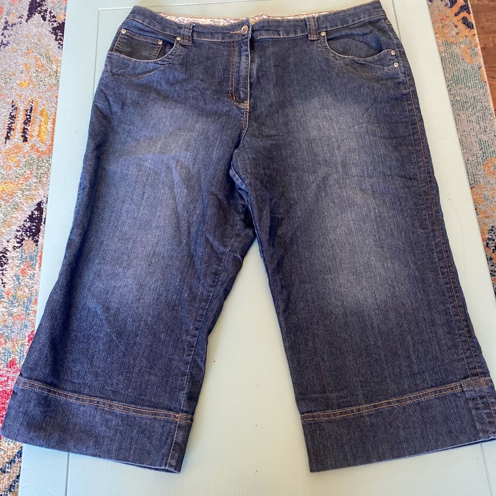 Plus size capris